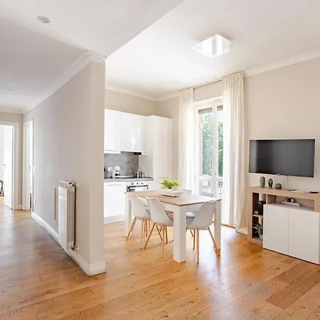 Near The Center With River Views Daire