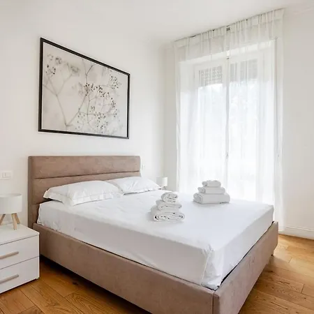 Near The Center With River Views Apartment