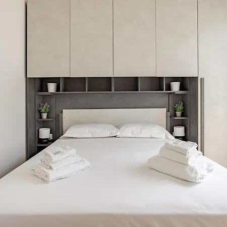 Apartment Near The Center With River Views Florence